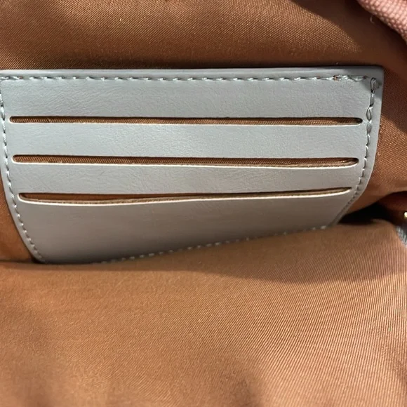 Tan Crossbody Bag Adjustable Decorative Strap Pockets Gold Hardware - Picture 6 of 7